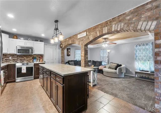 Photo 3 of Single Family Residence at 115 Whitener St, Marquand, MO 63655 | MLS# MIS25041359 | | Sold on 2026-01-05