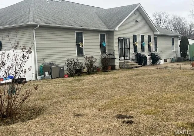 3rd image of 815 Gail St, Charleston, MO 63834 | MLS# MIS25041396