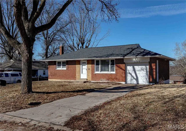 Single Family Residence at 2407 Caverhill Dr, Saint Louis, MO 63136 | MLS# MIS25042088 | | Sold on 2025-09-26