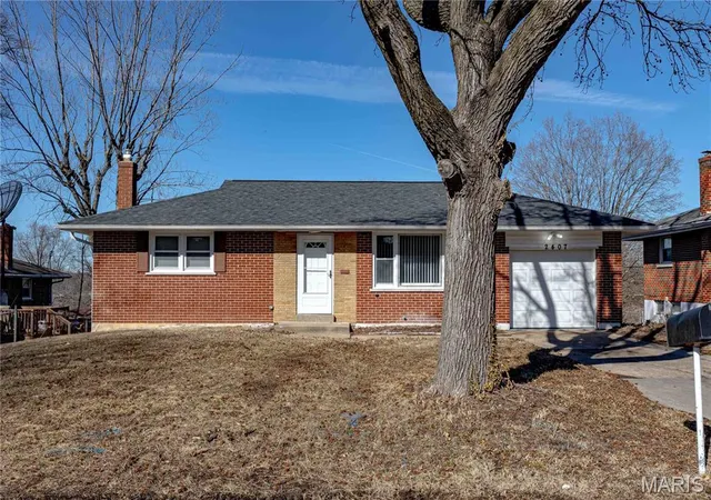 Photo 1 of Single Family Residence at 2407 Caverhill Dr, Saint Louis, MO 63136 | MLS# MIS25042088 | | Sold on 2025-09-26