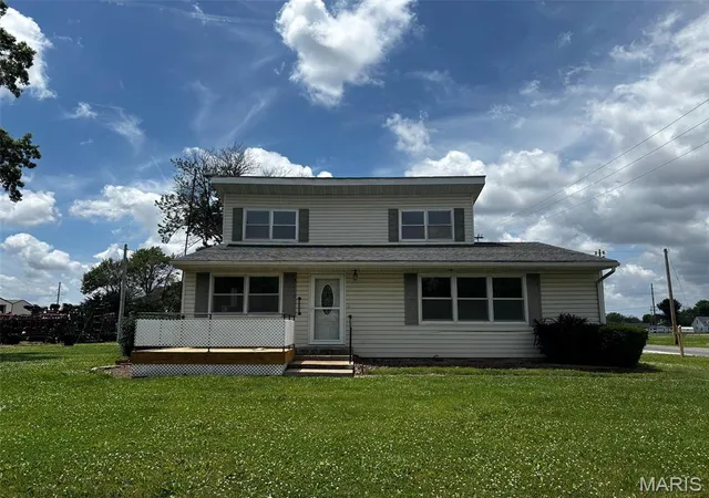 Photo 1 of Single family home for sale at 1101 S Main St, Vandalia, MO 63382 | MLS# MIS25042281 | Listing updated on 2025-07-10