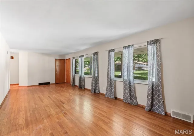 Photo 2 of Single Family Residence at 11533 Norgate Dr, Saint Louis, MO 63138 | MLS# MIS25042440 | | Sold on 2025-07-25