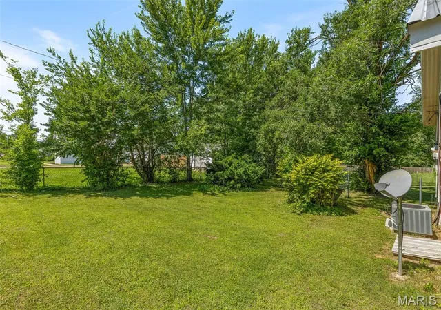 Photo 5 of Single Family Residence at 602 High St, Fredericktown, MO 63645 | MLS# MIS25042499 | | Sold on 2025-08-19