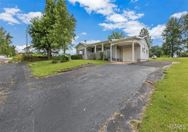 Photo 2 of Single Family Residence at 4405 Berger Rd, Berger, MO 63014 | MLS# MIS25042899 | | Sold on 2025-09-23