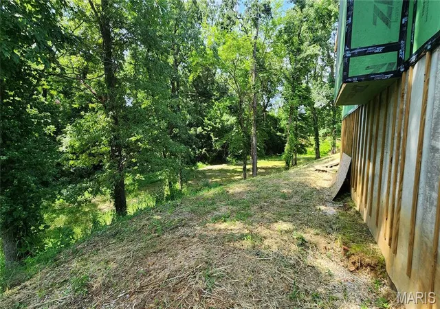 Photo 3 of Single family home for sale at 625 W Country Ln, Collinsville, IL 62234 | MLS# MIS25043395 | Listing updated on 2025-10-16