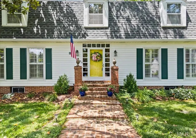 Photo 1 of Single Family Residence at 1843 Manor Hill Rd, Saint Louis, MO 63131 | MLS# MIS25043582 | | Sold on 2025-08-13