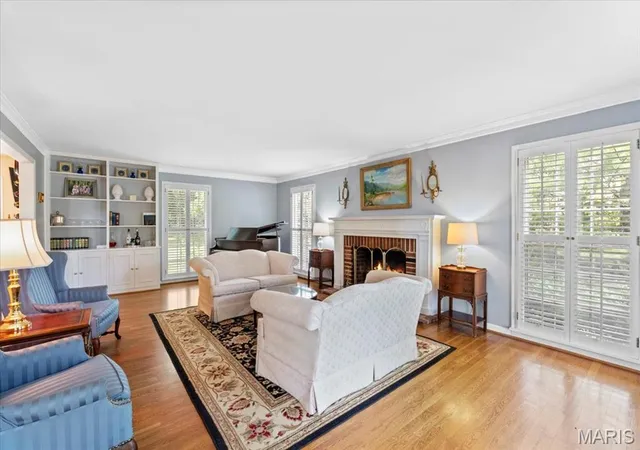 Photo 3 of Single Family Residence at 1843 Manor Hill Rd, Saint Louis, MO 63131 | MLS# MIS25043582 | | Sold on 2025-08-13