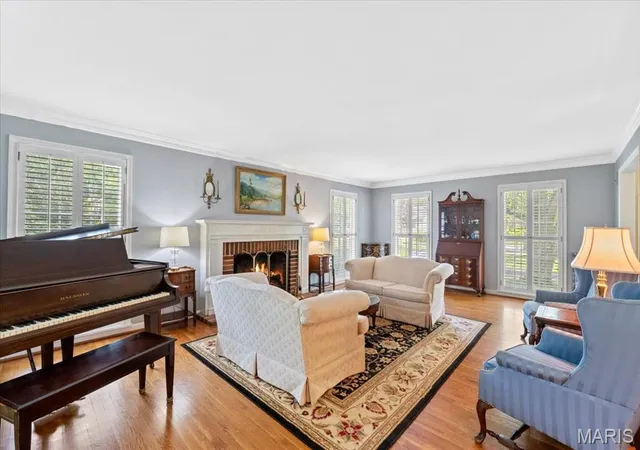 Photo 4 of Single Family Residence at 1843 Manor Hill Rd, Saint Louis, MO 63131 | MLS# MIS25043582 | | Sold on 2025-08-13