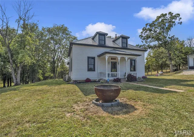 Photo 1 of House for sale at 1733 Old Ferry Rd, Morrison, MO 65061 | MLS# MIS25043742 | Listing updated on 2025-08-19