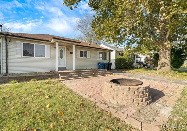 Photo 2 of Single Family Residence at 8219 Pear Ln, Saint Louis, MO 63123 | MLS# MIS25043823 | | Sold on 2025-10-03