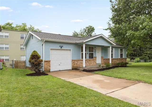 Photo 2 of Single Family Residence at 10128 Jeremiah Ct, Saint Ann, MO 63074 | MLS# MIS25044757 | | Sold on 2025-07-25