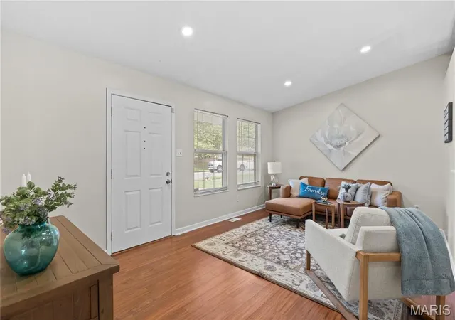 Photo 3 of Single Family Residence at 10128 Jeremiah Ct, Saint Ann, MO 63074 | MLS# MIS25044757 | | Sold on 2025-07-25