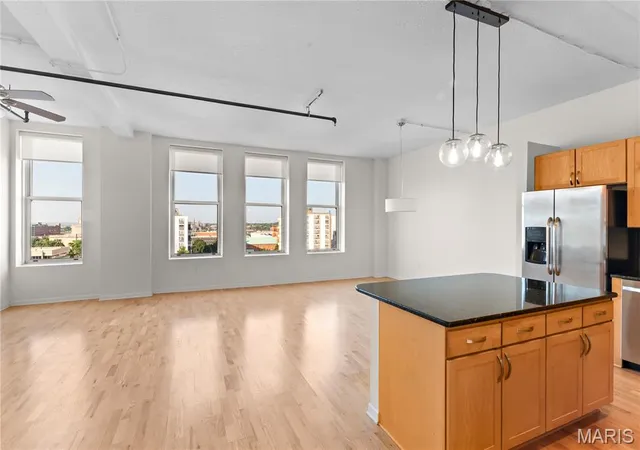 Photo 4 of Condo for sale at 1501 Locust St #909, Saint Louis, MO 63103 | MLS# MIS25044942 | Listing updated on 2026-06-30