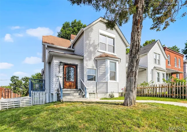 Photo 1 of Single Family Residence at 5123 Wicklow Pl, Saint Louis, MO 63111 | MLS# MIS25044946 | | Sold on 2025-12-31
