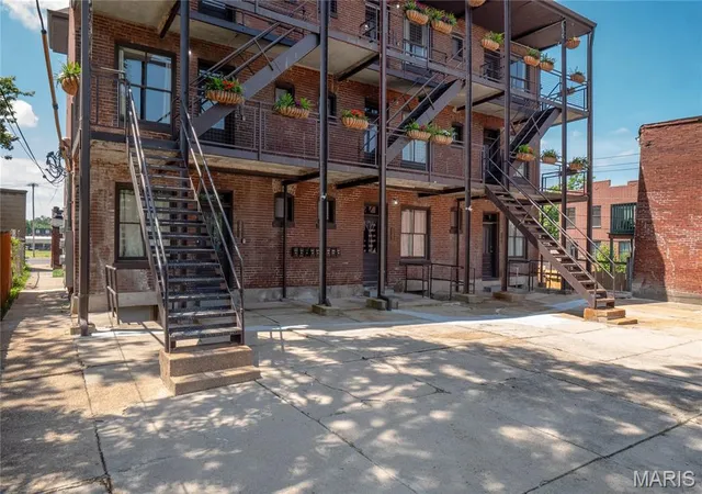 Homes for sale in Saint Louis, MO | 3659 S Broadway #2660-3663-3665, Saint Louis, MO 63118 | MLS# MIS25045848