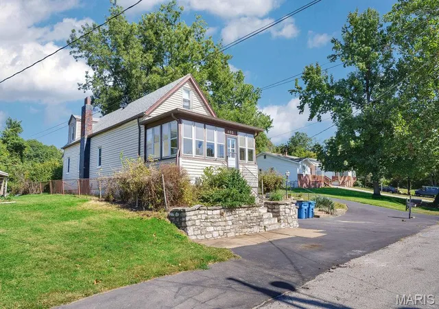 Photo 1 of Single Family Residence at 465 Bluff Dr, Saint Louis, MO 63137 | MLS# MIS25046198 | | Sold on 2025-08-08