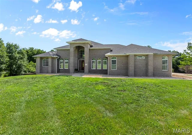 Photo 1 of Sale Pending at 157 End Zone Rd, Jackson, MO 63755 | MLS# MIS25046329 | Listing updated on 2026-09-12