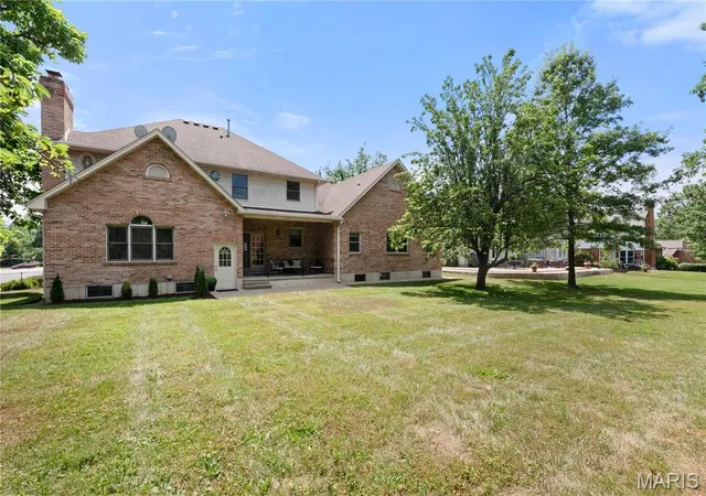 Photo 3 of Single Family Residence at 4503 Ridgemoor Pl Ct, Saint Louis, MO 63128 | MLS# MIS25046875 |  | Sold on 2025-09-02