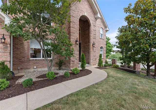 Photo 4 of Single Family Residence at 4503 Ridgemoor Pl Ct, Saint Louis, MO 63128 | MLS# MIS25046875 |  | Sold on 2025-09-02