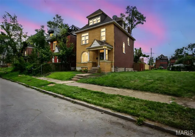 1st image of 5036 Cabanne Ave, Saint Louis, MO 63113 | MLS# MIS25047245