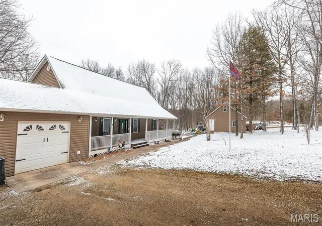 Photo 4 of Single Family Residence at 1669 Bohrenpohl Rd, Owensville, MO 65066 | MLS# MIS25047890 | | Sold on 2026-01-06