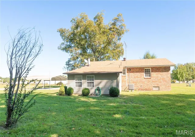 Photo 4 of Single Family Residence at 12191 County Road 637, Dexter, MO 63841 | MLS# MIS25048694 |  | Sold on 2025-09-10