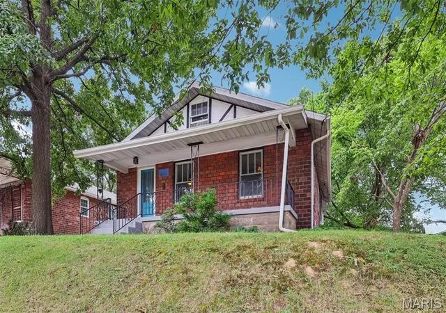 Photo 2 of Single Family Residence at 7426 Richmond Pl, Saint Louis, MO 63143 | MLS# MIS25049142 | | Sold on 2025-09-02