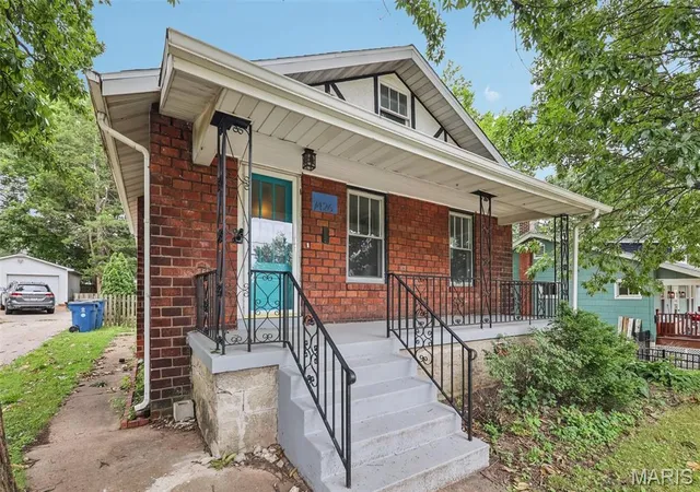 Photo 3 of Single Family Residence at 7426 Richmond Pl, Saint Louis, MO 63143 | MLS# MIS25049142 | | Sold on 2025-09-02
