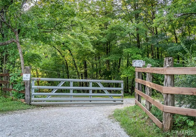 Photo 1 of Farm at 109 Lager Ln, Rogersville, MO 63072 | MLS# MIS25050258 | | Sold on 2025-10-17