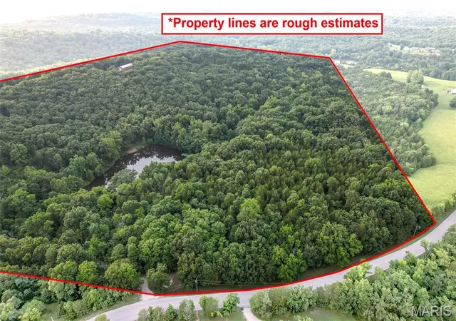 Photo 4 of Farm at 109 Lager Ln, Rogersville, MO 63072 | MLS# MIS25050258 | | Sold on 2025-10-17