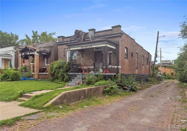 Multi family home for sale at 4860 Northland Ave, Saint Louis, MO 63113 | MLS# MIS25050406 | Listing updated on 2025-12-15