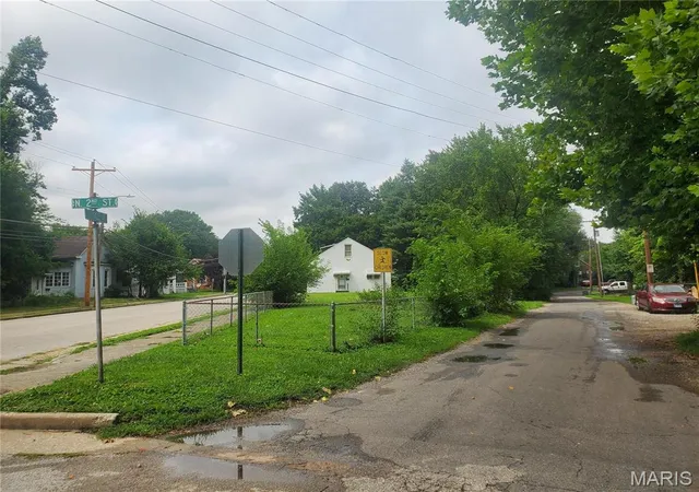 6th image of 1014 Caseyville Ave, Swansea, IL 62226 | MLS# MIS25050780