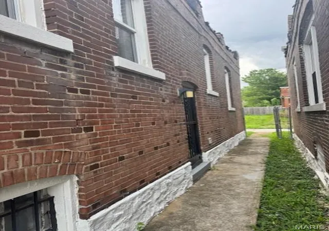 Photo 3 of Single Family Residence at 4960 Thekla Ave, Saint Louis, MO 63115 | MLS# MIS25051058 |  | Sold on 2025-09-02