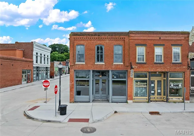 Homes for sale in Clarksville, MO | 101 N 1st St, Clarksville, MO 63336 | MLS# MIS25051400