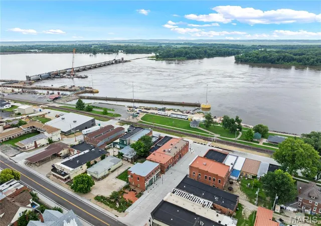 Homes for sale in Clarksville, MO | 101 N 1st St, Clarksville, MO 63336 | MLS# MIS25051400