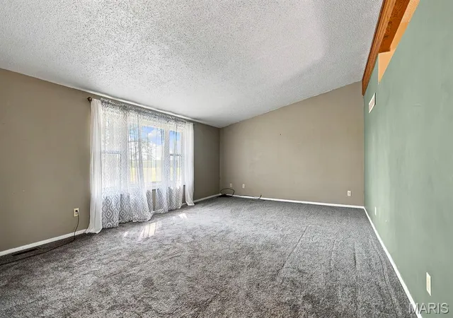 Photo 5 of Sale Pending at 36950 Hwy K, Laddonia, MO 63352 | MLS# MIS25051640 | Listing updated on 2026-09-05