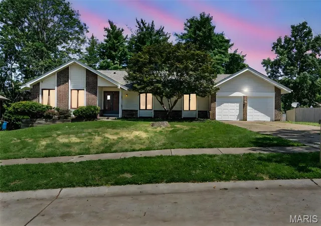 Single family home for sale at 12923 Somerton Ridge Dr, Saint Louis, MO 63141 | MLS# MIS25052070 | Listing updated on 2025-11-05