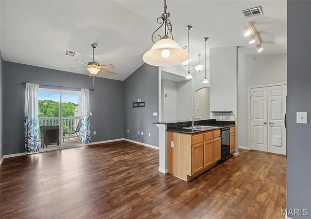 Photo 1 of Condo for sale at 39 Kassebaum Ln #305, St Louis, MO 63129 | MLS# MIS25052090 | Listing updated on 2026-09-19