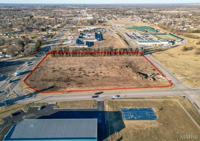 Photo 3 of Land for sale at 750 Lynn St, Lebanon, MO 65536 | MLS# MIS25052926 | Listing updated on 2025-12-11