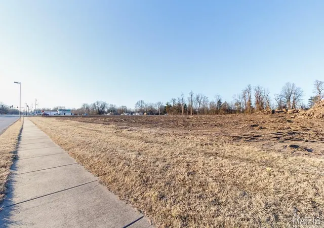 Photo 3 of Land for sale at 750 Lynn St, Lebanon, MO 65536 | MLS# MIS25052926 | Listing updated on 2025-12-11