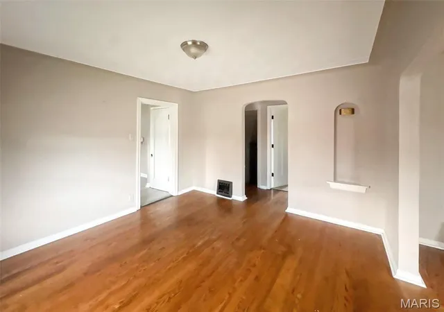 Photo 4 of Single Family Residence at 3806 Bayless Ave, Saint Louis, MO 63125 | MLS# MIS25052927 | | Sold on 2025-09-29