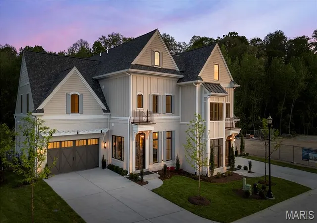Photo 3 of Townhouse for sale at 11 Enclave Dr, Des Peres, MO 63122 | MLS# MIS25053144 | Listing updated on 2026-09-23