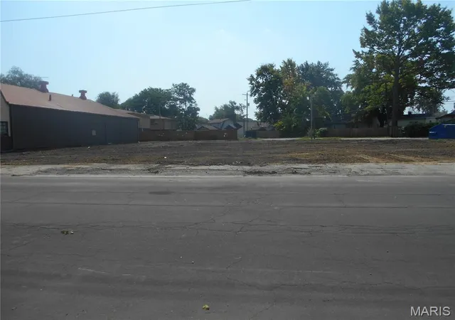 Photo 2 of Land for sale at 2538 Washington Ave, Granite City, IL 62040 | MLS# MIS25054137 | Listing updated on 2026-08-30