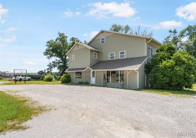 3rd image of 1106 Lafayette, Edina, MO 63537 | MLS# MIS25054836