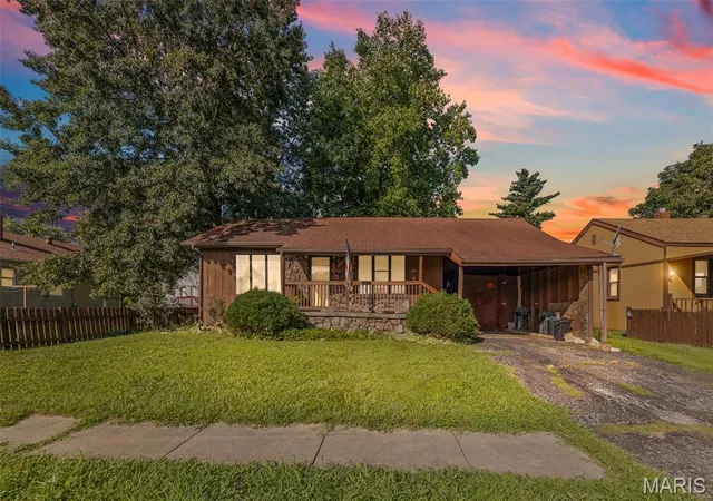 Photo 2 of Single family home for sale at 145 Victory Dr, East Alton, IL 62024 | MLS# MIS25056005 | Listing updated on 2025-10-15
