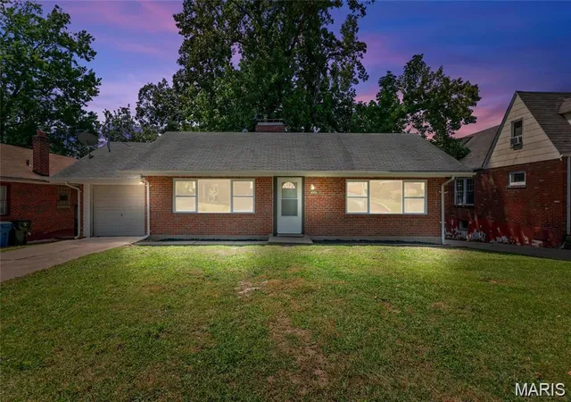 Single Family Residence at 6906 Alberici Ave, Saint Louis, MO 63121 | MLS# MIS25056253 | | Sold on 2025-11-10