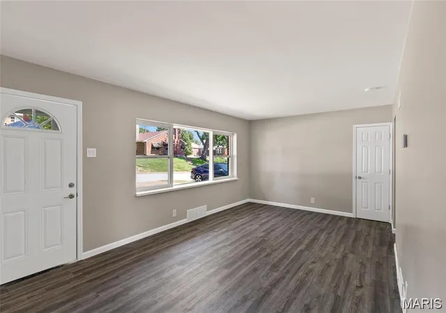 Photo 3 of Single Family Residence at 6906 Alberici Ave, Saint Louis, MO 63121 | MLS# MIS25056253 | | Sold on 2025-11-10