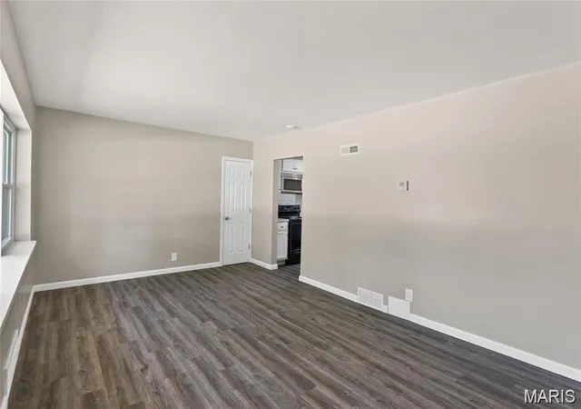 Photo 4 of Single Family Residence at 6906 Alberici Ave, Saint Louis, MO 63121 | MLS# MIS25056253 | | Sold on 2025-11-10