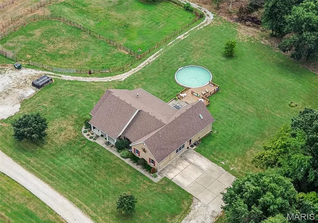 Photo 3 of House for sale at 16400 Pleasant Hill Rd, Wright City, MO 63390 | MLS# MIS25056956 | Listing updated on 2026-09-13