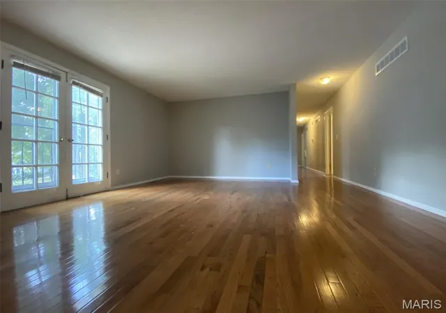 Photo 1 of Single Family Residence at 1407 Summerhaven Dr, Saint Louis, MO 63146 | MLS# MIS25056987 | | Sold on 2026-03-09